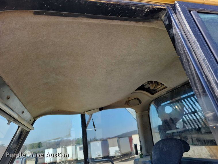 image for item EE0916 2004 Caterpillar 740 articulated haul truck