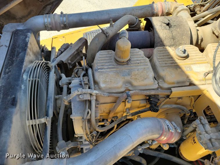 image for item EE0916 2004 Caterpillar 740 articulated haul truck