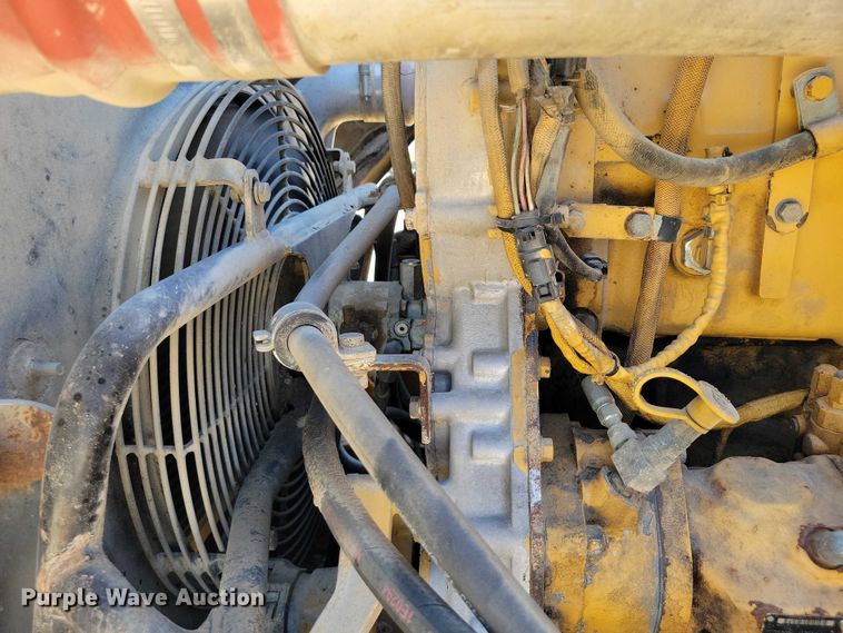 image for item EE0916 2004 Caterpillar 740 articulated haul truck