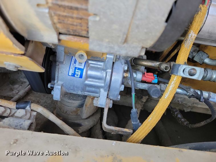 image for item EE0916 2004 Caterpillar 740 articulated haul truck