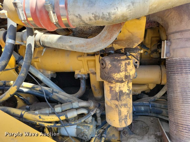 image for item EE0916 2004 Caterpillar 740 articulated haul truck