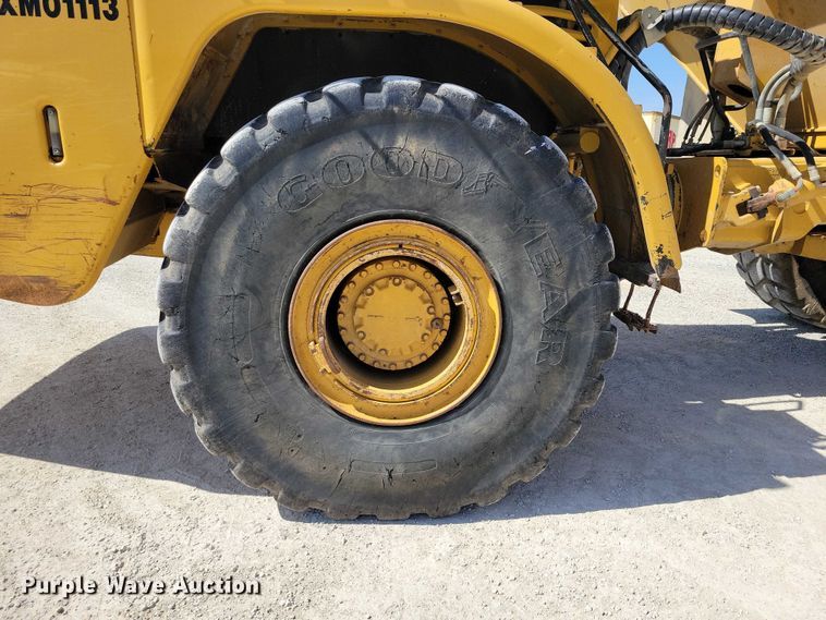 image for item EE0916 2004 Caterpillar 740 articulated haul truck