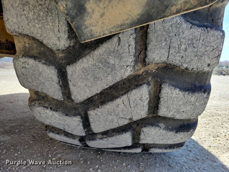 image for item EE0916 2004 Caterpillar 740 articulated haul truck