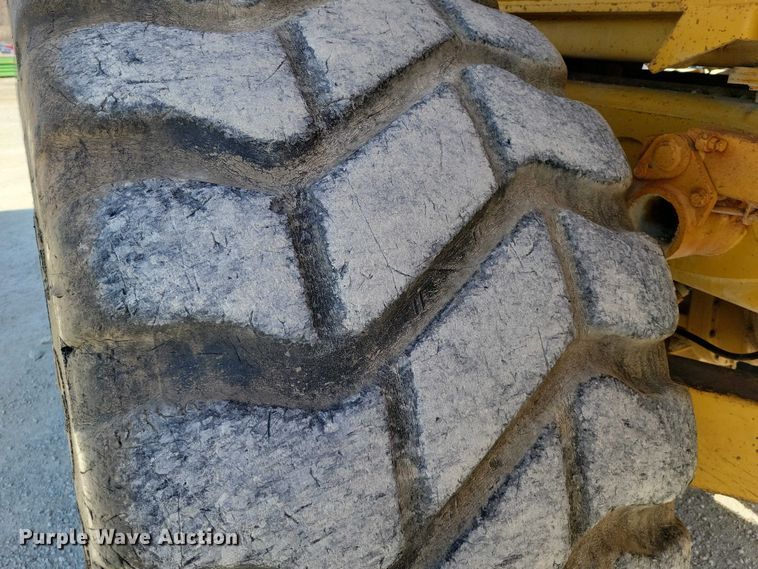 image for item EE0916 2004 Caterpillar 740 articulated haul truck