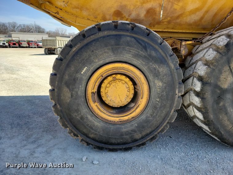 image for item EE0916 2004 Caterpillar 740 articulated haul truck