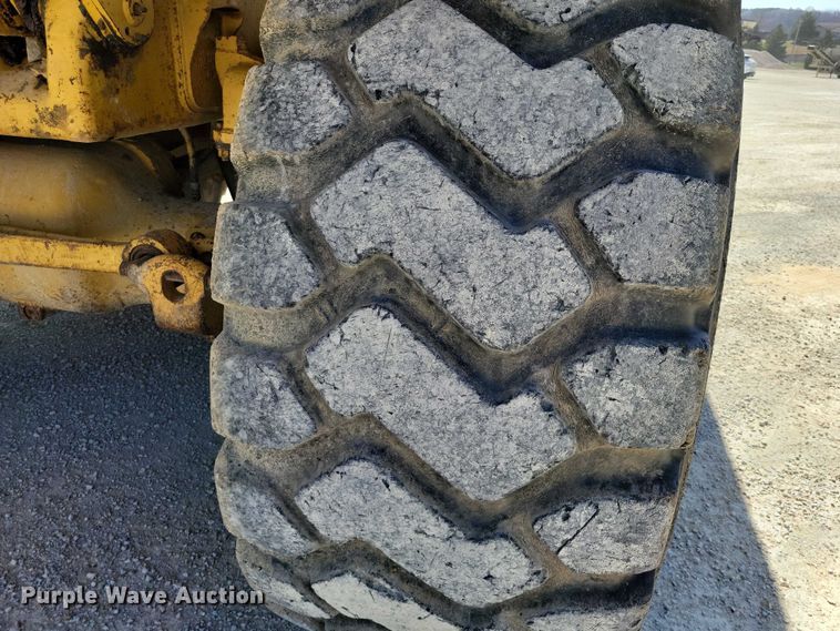 image for item EE0916 2004 Caterpillar 740 articulated haul truck