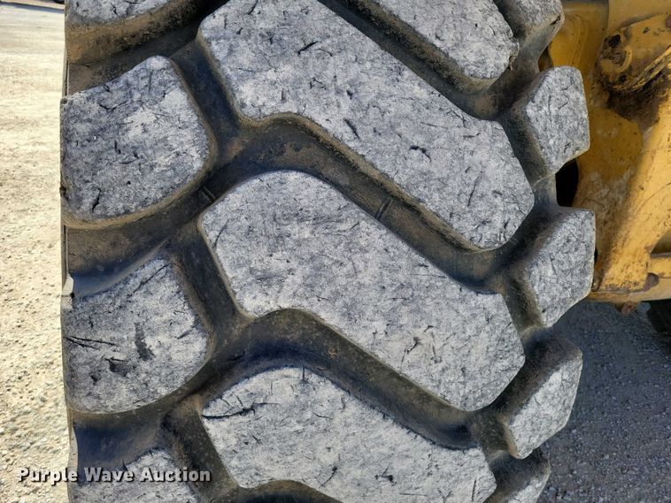 image for item EE0916 2004 Caterpillar 740 articulated haul truck