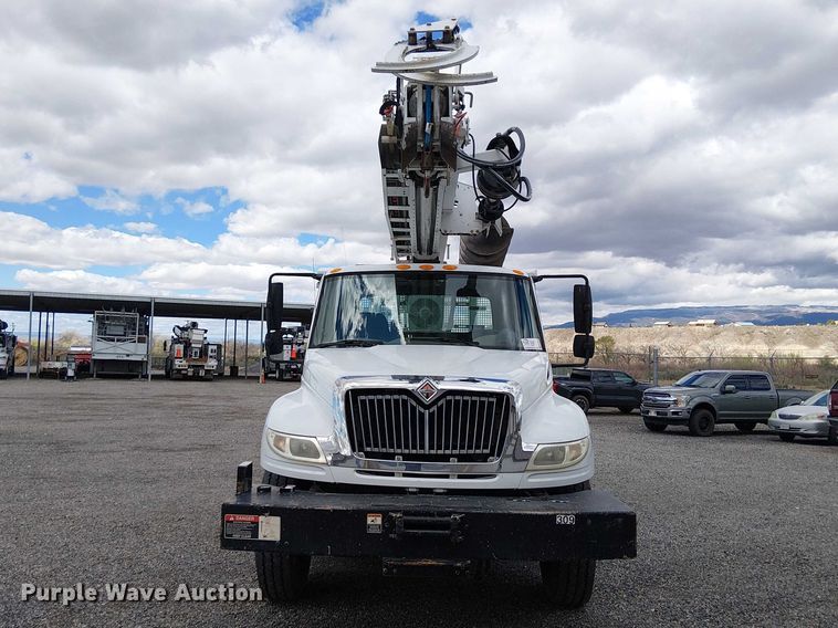 image for item EE5250 2012 International MA035 digger derrick truck