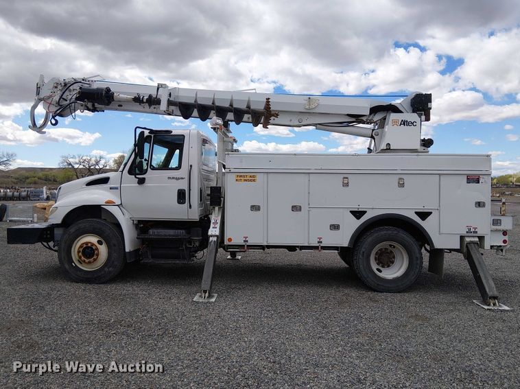 image for item EE5250 2012 International MA035 digger derrick truck