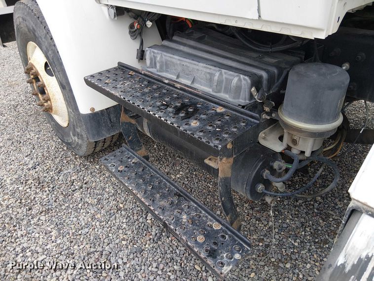 image for item EE5250 2012 International MA035 digger derrick truck