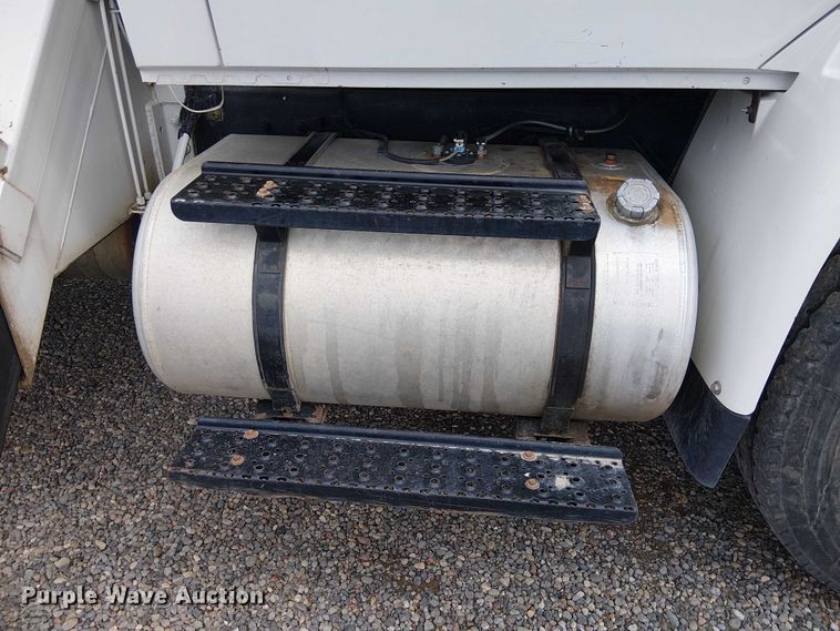 image for item EE5250 2012 International MA035 digger derrick truck