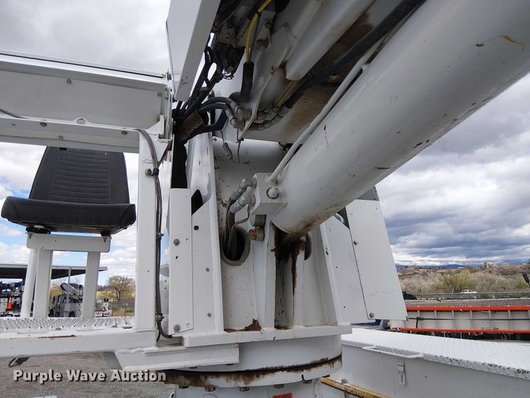 image for item EE5250 2012 International MA035 digger derrick truck