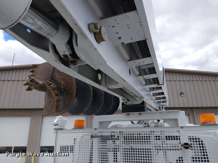 image for item EE5250 2012 International MA035 digger derrick truck