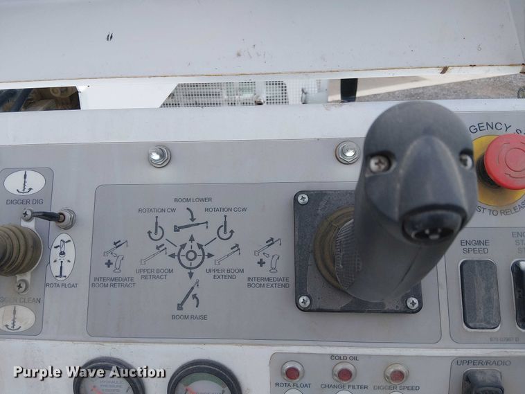 image for item EE5250 2012 International MA035 digger derrick truck