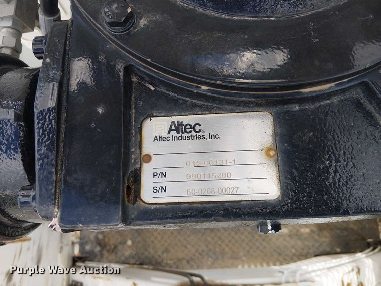 image for item EE5250 2012 International MA035 digger derrick truck