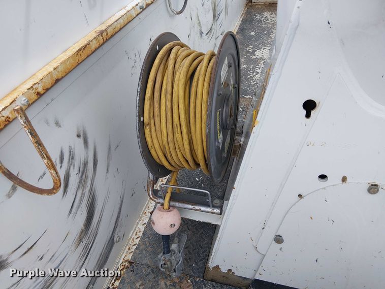 image for item EE5250 2012 International MA035 digger derrick truck