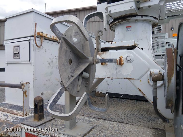 image for item EE5250 2012 International MA035 digger derrick truck