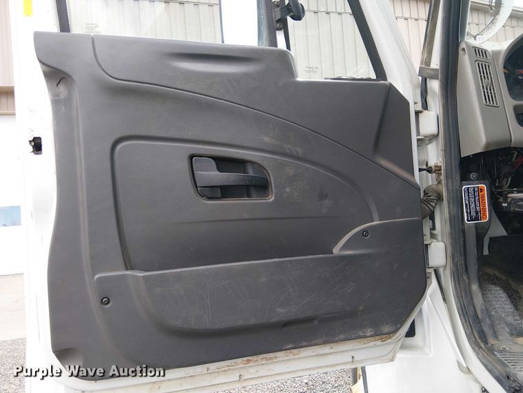 image for item EE5250 2012 International MA035 digger derrick truck