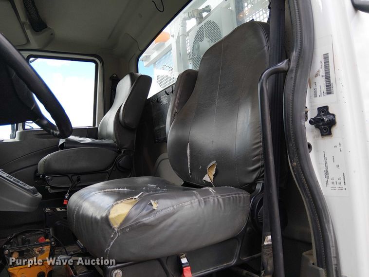 image for item EE5250 2012 International MA035 digger derrick truck