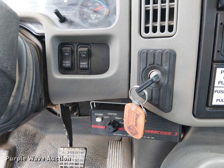 image for item EE5250 2012 International MA035 digger derrick truck