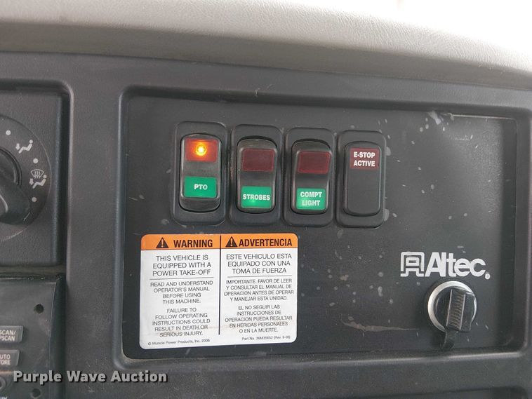 image for item EE5250 2012 International MA035 digger derrick truck