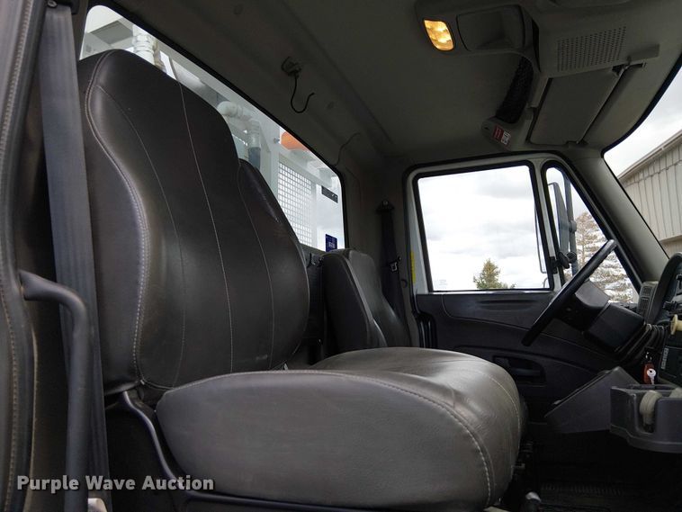 image for item EE5250 2012 International MA035 digger derrick truck