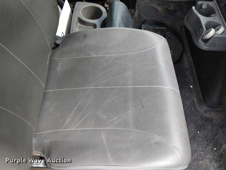 image for item EE5250 2012 International MA035 digger derrick truck