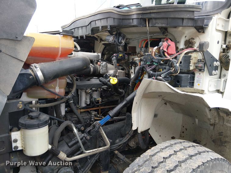 image for item EE5250 2012 International MA035 digger derrick truck