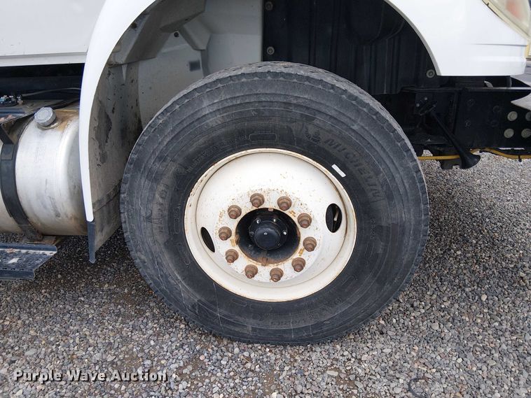 image for item EE5250 2012 International MA035 digger derrick truck