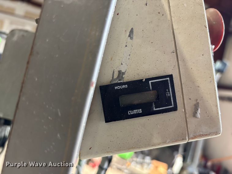 image for item EF1019 Nifty SD34TNifty boom lift