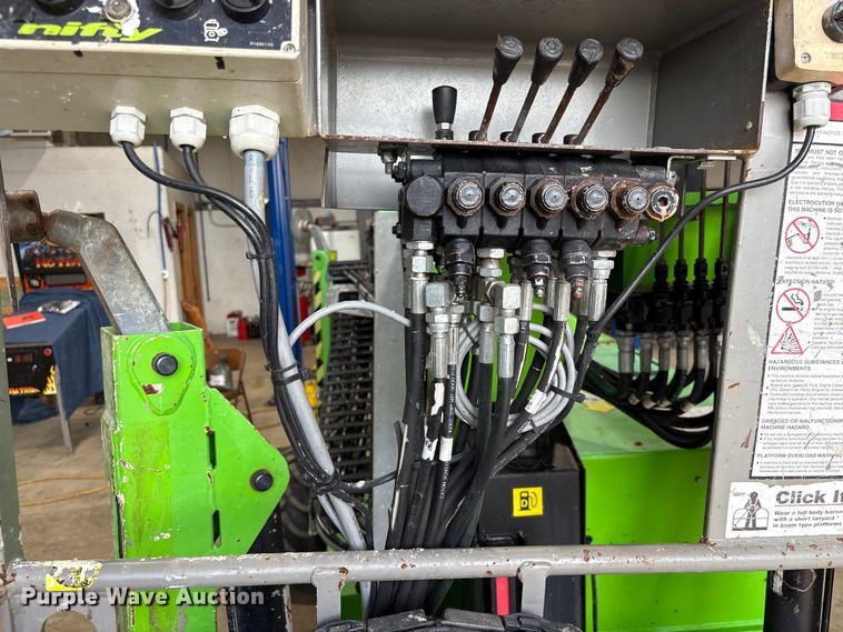 image for item EF1019 Nifty SD34TNifty boom lift