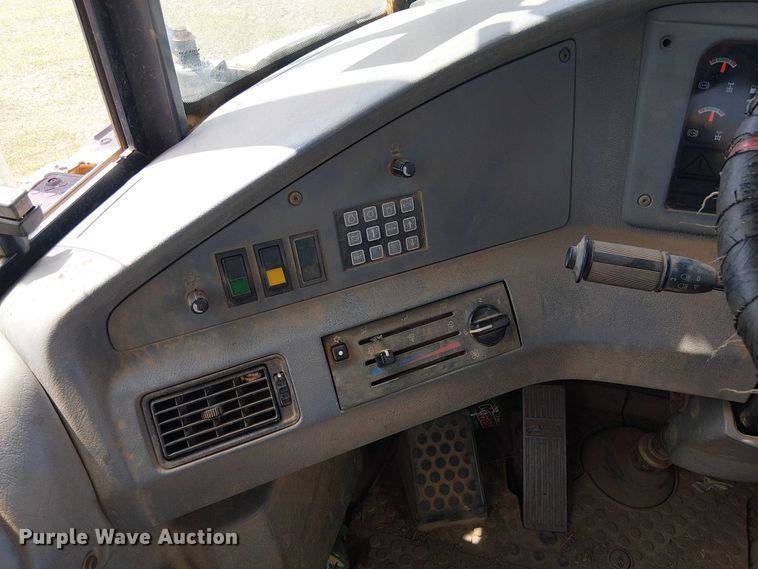 image for item EF1040 2007 Volvo A30D articulated haul truck