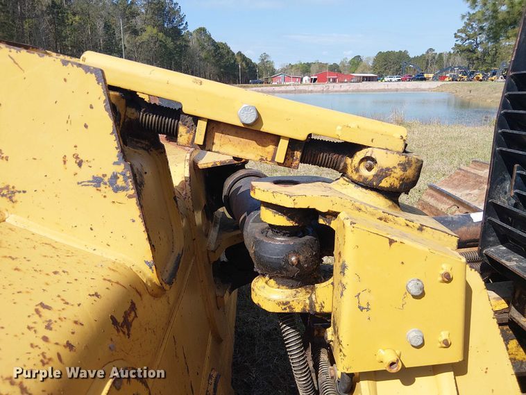 image for item EF1042 2015 Caterpillar D4K2 dozer