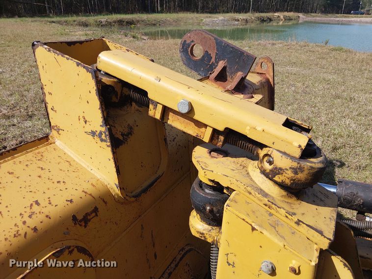 image for item EF1042 2015 Caterpillar D4K2 dozer