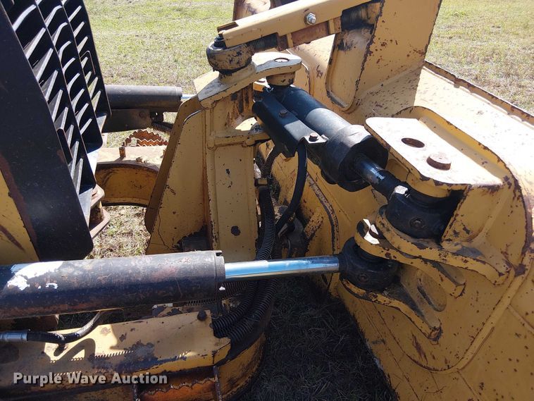 image for item EF1042 2015 Caterpillar D4K2 dozer