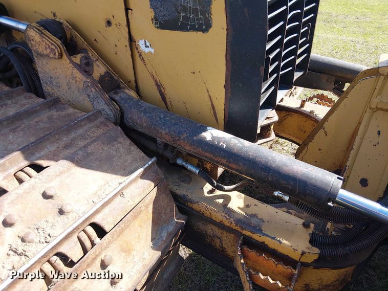 image for item EF1042 2015 Caterpillar D4K2 dozer