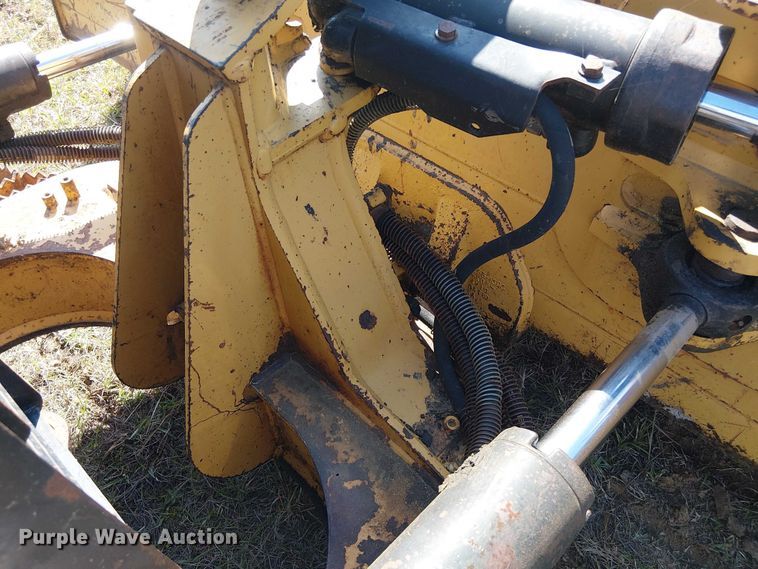 image for item EF1042 2015 Caterpillar D4K2 dozer