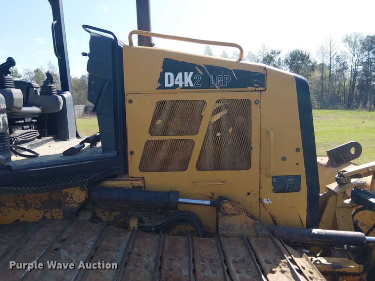 image for item EF1042 2015 Caterpillar D4K2 dozer