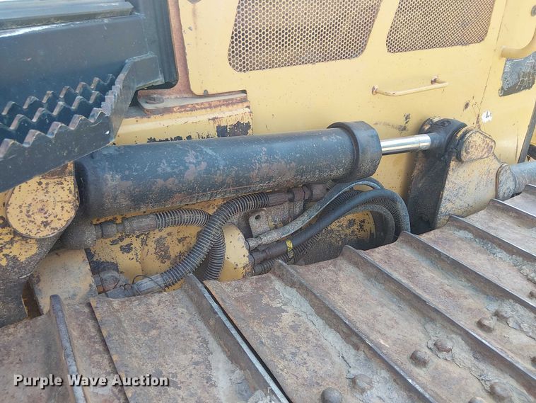 image for item EF1042 2015 Caterpillar D4K2 dozer