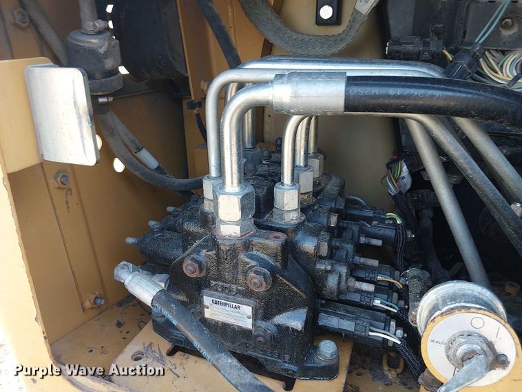 image for item EF1042 2015 Caterpillar D4K2 dozer