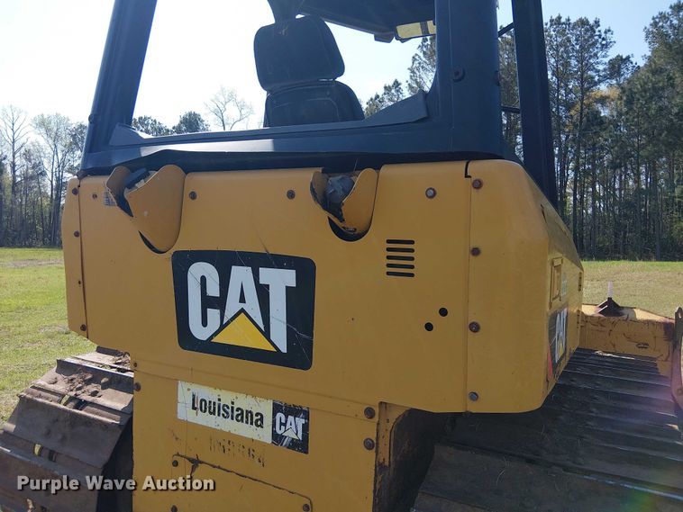 image for item EF1042 2015 Caterpillar D4K2 dozer