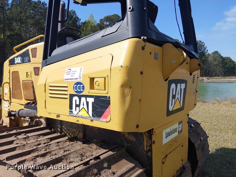 image for item EF1042 2015 Caterpillar D4K2 dozer