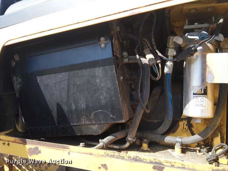 image for item EF1042 2015 Caterpillar D4K2 dozer