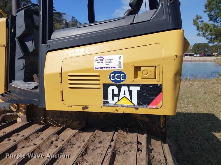 image for item EF1042 2015 Caterpillar D4K2 dozer