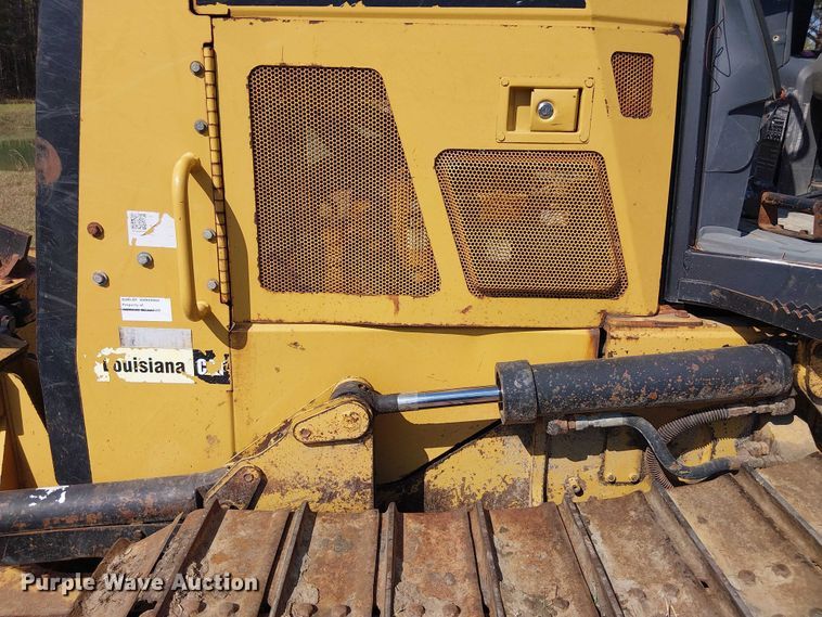 image for item EF1042 2015 Caterpillar D4K2 dozer