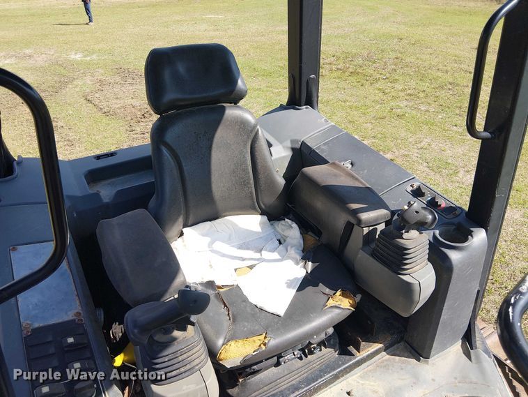 image for item EF1042 2015 Caterpillar D4K2 dozer