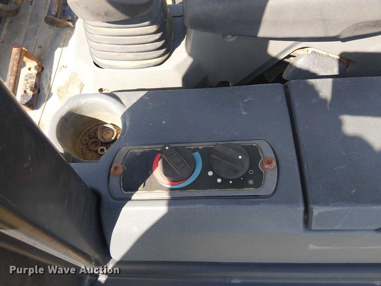 image for item EF1042 2015 Caterpillar D4K2 dozer