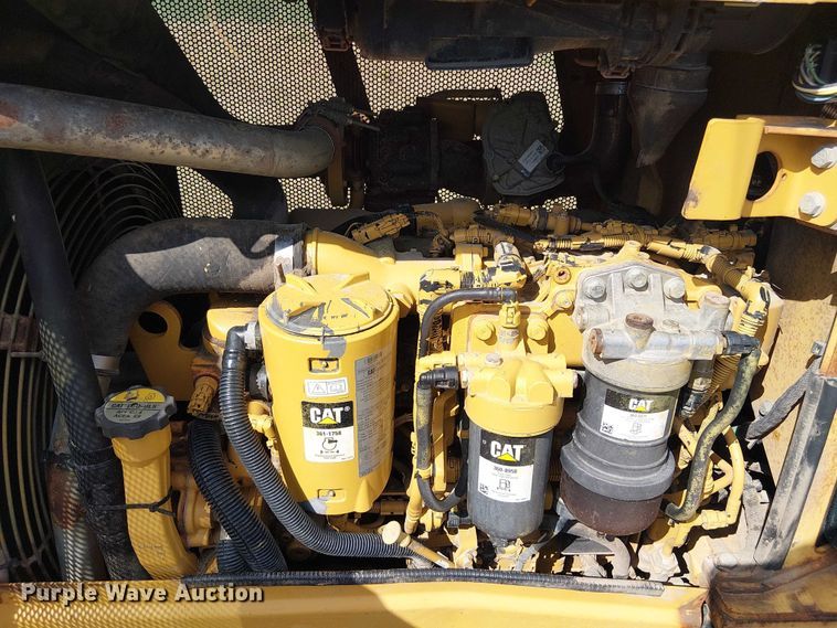 image for item EF1042 2015 Caterpillar D4K2 dozer