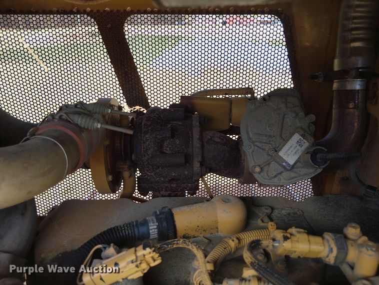 image for item EF1042 2015 Caterpillar D4K2 dozer