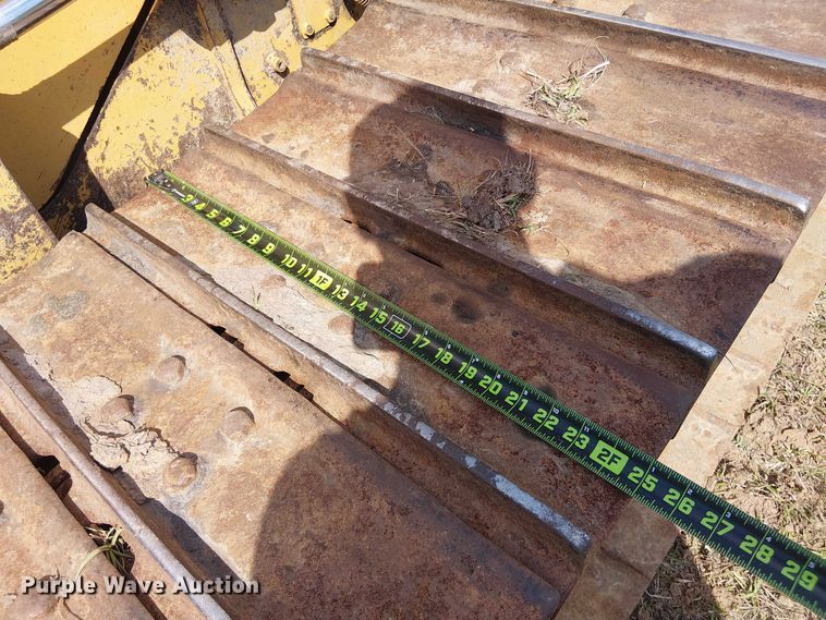 image for item EF1042 2015 Caterpillar D4K2 dozer